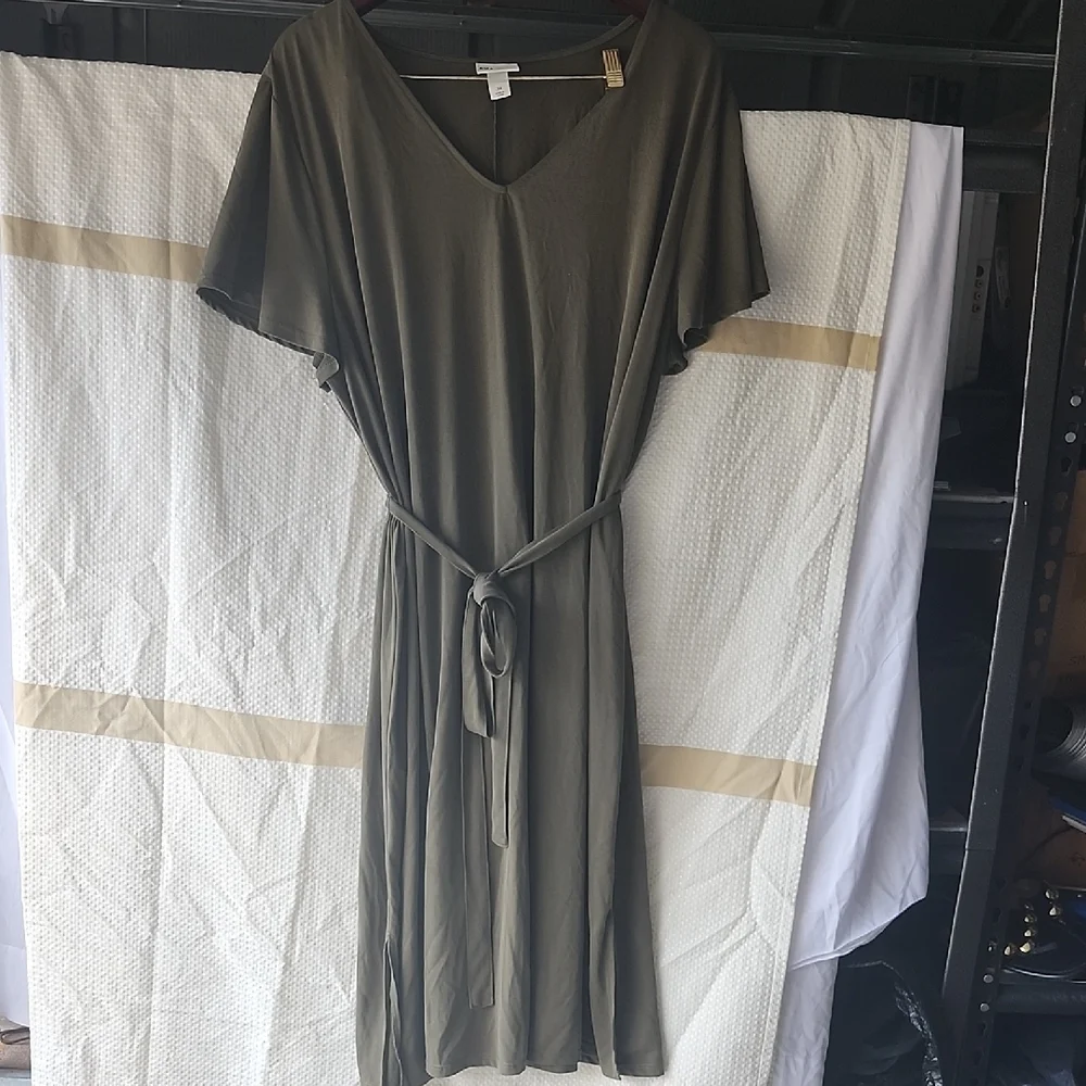 Ava & Viv Olive Maxi Dress - Picture 2 of 8